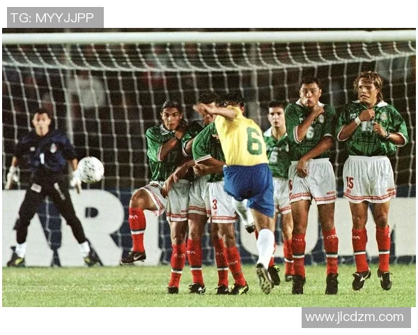 墨西哥足球明星的辉煌历程与传奇故事揭秘