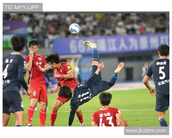 足球明星与顶级足球队的精彩瞬间展现与回顾 足球明星与顶级足球队的精彩瞬间展现与回顾