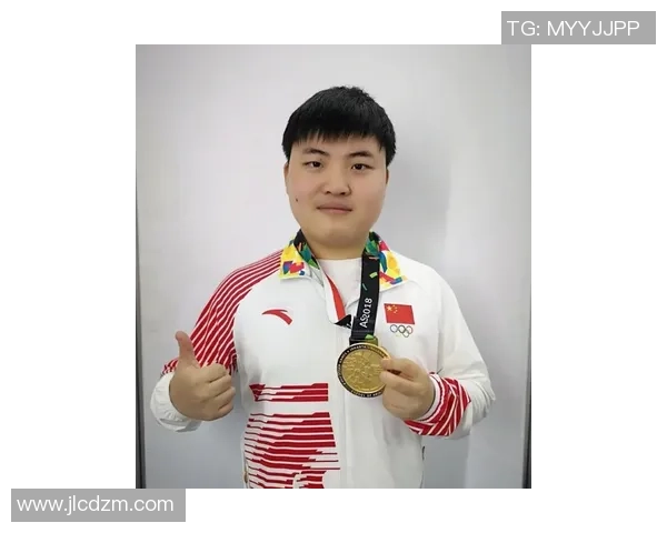 吴芳专访：从羽毛球新星到冠军之路的心路历程分享